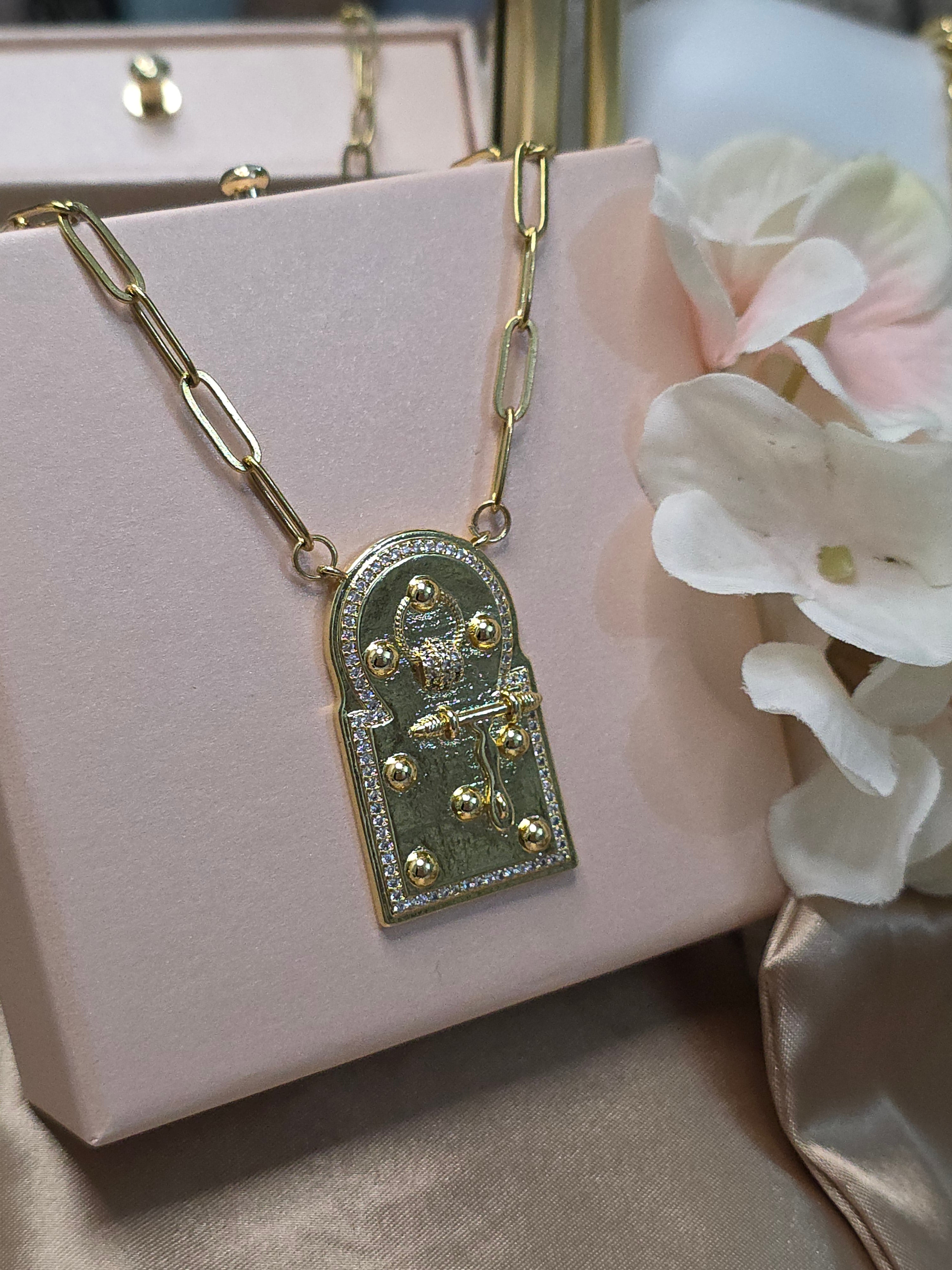 collar Bab Mansour