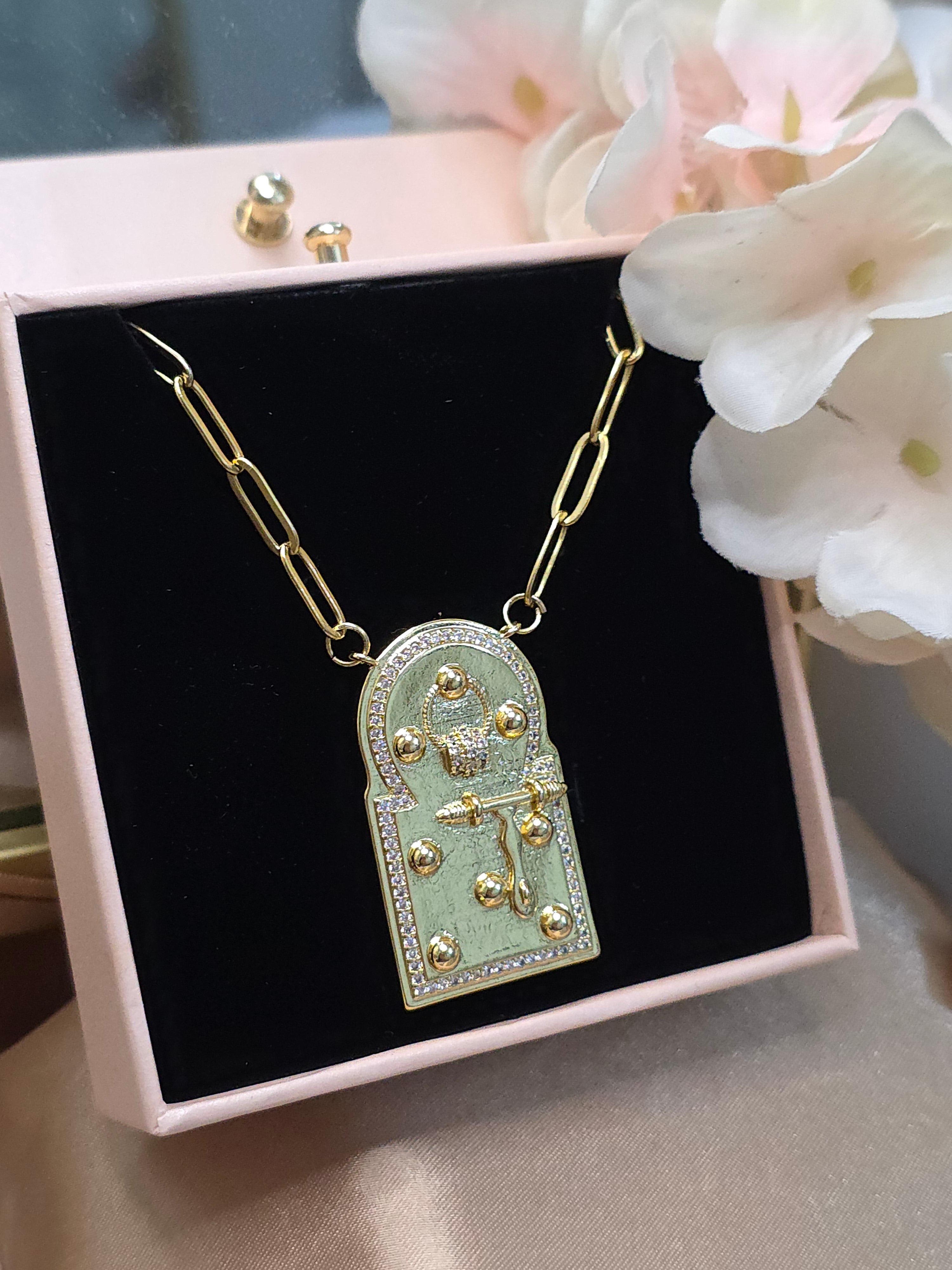 collar Bab Mansour